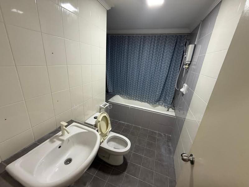 Kondominium untuk Disewa di Desa Residency (Residensi Desa) - Ming Feng - Bathroom - PropertyGuru.com.my