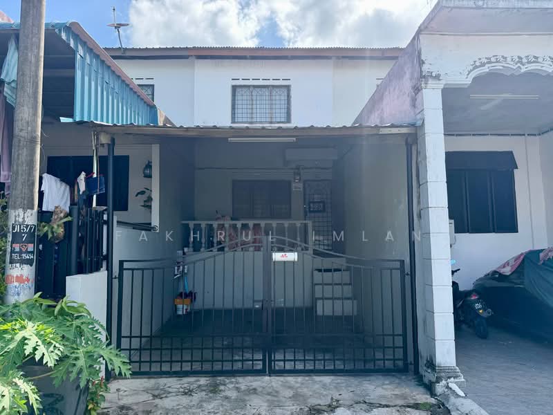 Rumah Teres 2-Tingkat untuk Dijual di Kluang (Johor) - Fakhrul Imlan - Exterior - PropertyGuru.com.my