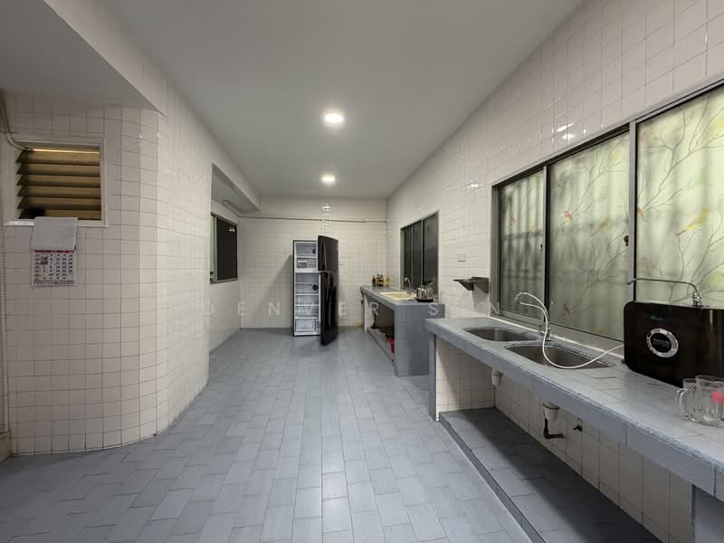 Rumah Teres 2-Tingkat untuk Dijual di Taman Segar (Cheras) - Denver Sin - Kitchen - PropertyGuru.com.my