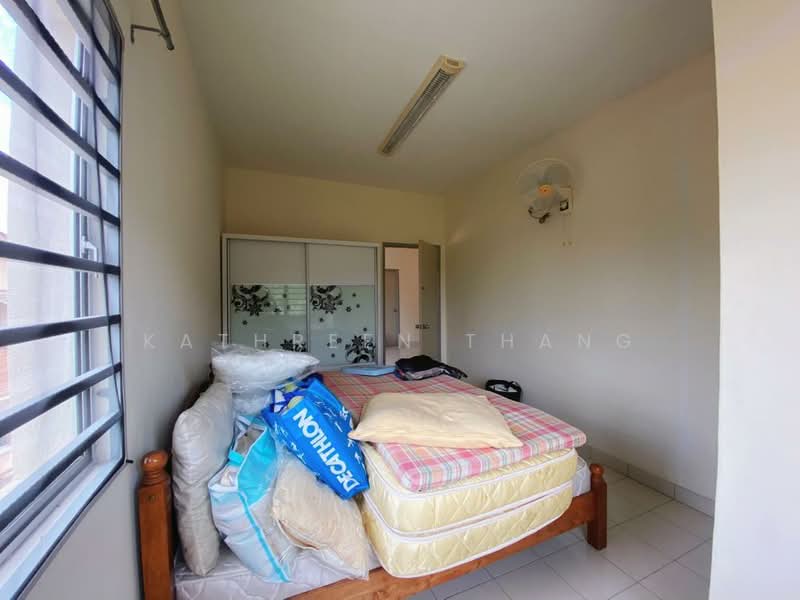 3-storey Terraced House for Sale in Taman Bukit Permata (Selayang) - Kathreen Thang - Bedroom - PropertyGuru.com.my