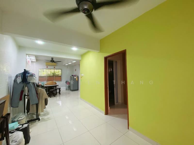 3-storey Terraced House for Sale in Taman Bukit Permata (Selayang) - Kathreen Thang - Living Room - PropertyGuru.com.my