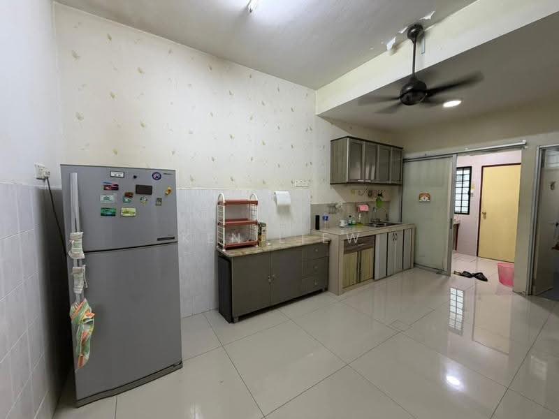2-storey Terraced House for Rent in Bandar Putra (Kulai) - Ken Liew - Kitchen - PropertyGuru.com.my