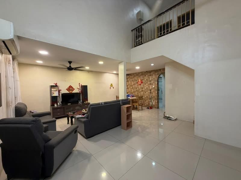 2-storey Terraced House for Rent in Bandar Putra (Kulai) - Ken Liew - Living Room - PropertyGuru.com.my