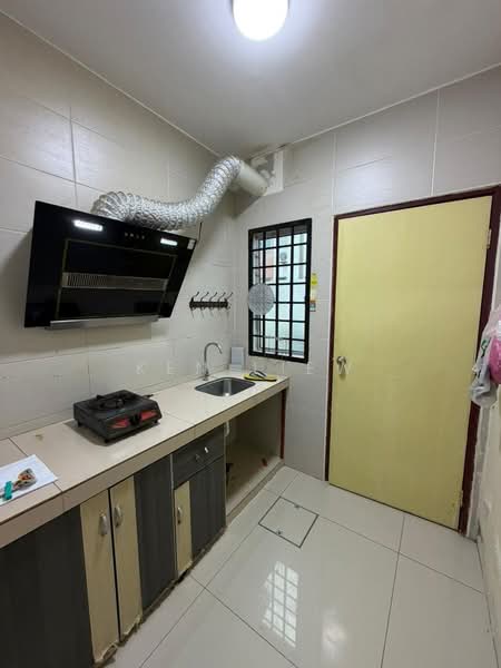 2-storey Terraced House for Rent in Bandar Putra (Kulai) - Ken Liew - Kitchen - PropertyGuru.com.my
