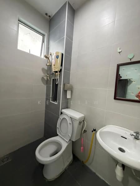 2-storey Terraced House for Rent in Bandar Putra (Kulai) - Ken Liew - Bathroom - PropertyGuru.com.my