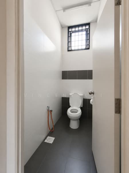 Rumah Teres 2-Tingkat untuk Dijual di Taman Molek (Johor Bahru) - Vincent Lai - Bathroom - PropertyGuru.com.my