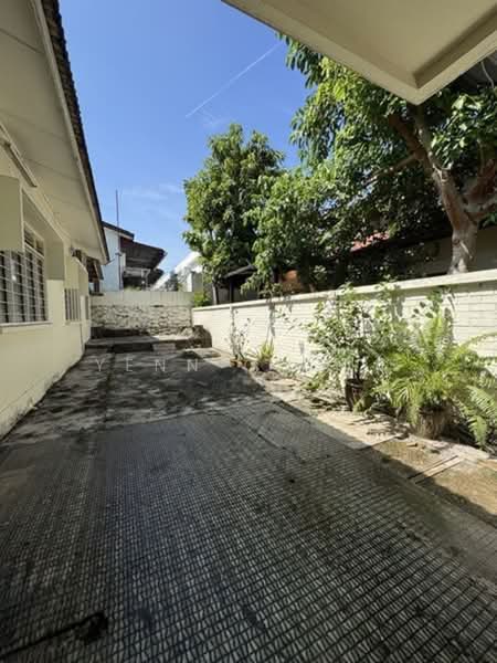 Rumah Berkembar untuk Dijual di Happy Garden (Kuchai Lama) - Yenn Chong - Exterior - PropertyGuru.com.my