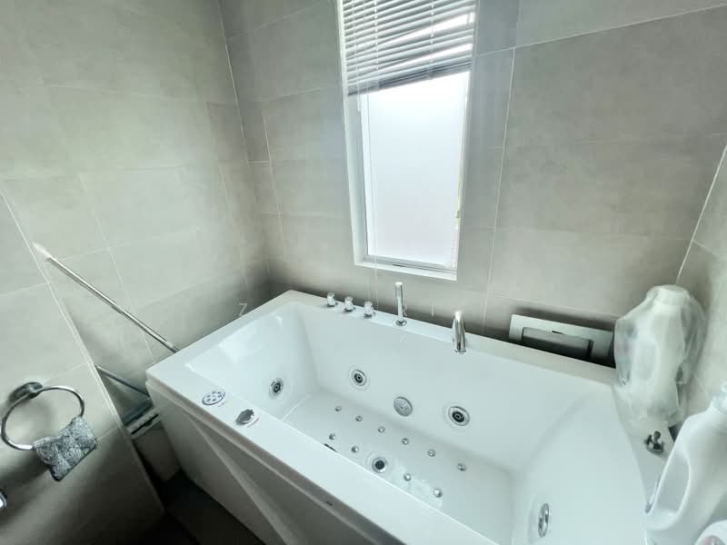 Rumah Berkembar untuk Dijual di Tropicana (Petaling Jaya) - Zul Arif - Bathroom - PropertyGuru.com.my
