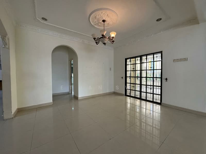 Rumah Berkembar untuk Dijual di Bukit Rahman Putra (Sungai Buloh) - Ethan Swe - Living Room - PropertyGuru.com.my
