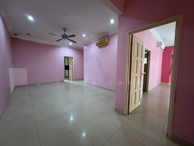Rumah Berkembar untuk Dijual di Bukit Rahman Putra (Sungai Buloh) - Ethan Swe - Living Room - PropertyGuru.com.my