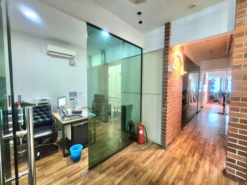 Shop / Office for Sale in Bandar Baru Bangi (Selangor) - Sue Arifin - Interior - PropertyGuru.com.my