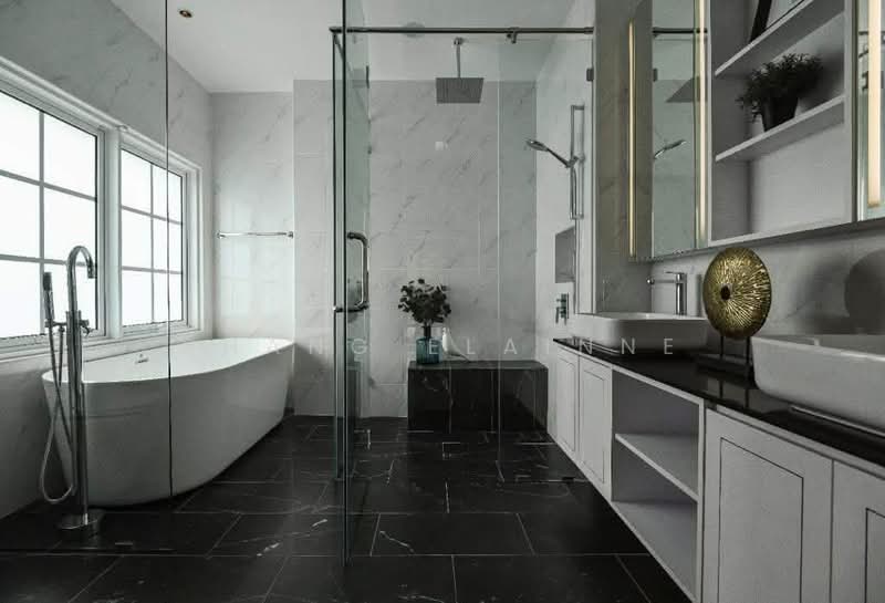 Bungalow House for Sale in Straits View (Johor Bahru) - Phang Elainne - Bathroom - PropertyGuru.com.my