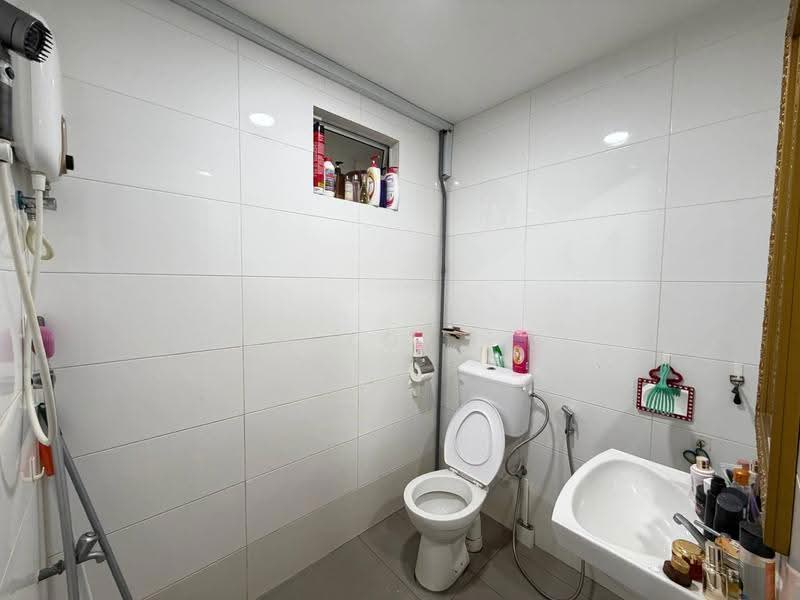 Rumah Teres 2-Tingkat untuk Dijual di Taman Impian Emas (Skudai) - Loh Kok Hui - Bathroom - PropertyGuru.com.my