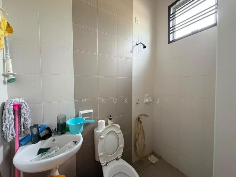 2-storey Terraced House for Sale in Taman Nusa Sentral (Iskandar Puteri (Nusajaya)) - Loh Kok Hui - Bathroom - PropertyGuru.com.my