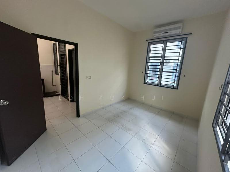 Rumah Teres 2-Tingkat untuk Dijual di Taman Setia Indah (Tebrau) - Loh Kok Hui - Interior - PropertyGuru.com.my