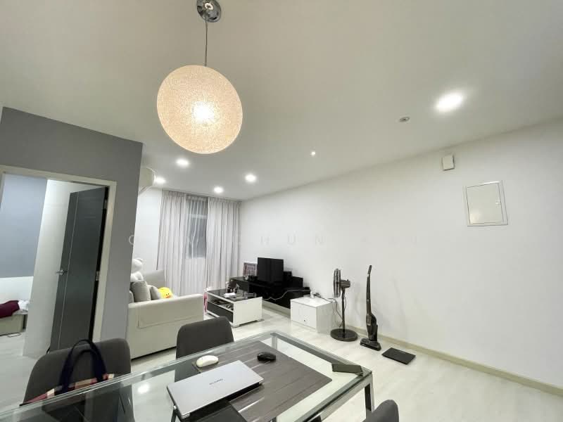 Kediaman Servis untuk Disewa di Straits Garden Suite - Gan Chun Kai - Living Room - PropertyGuru.com.my