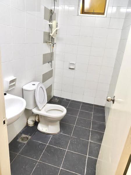 Condominium for Rent at Boulevard Condominium (BLVD) - Gan Chun Kai - Bathroom - PropertyGuru.com.my