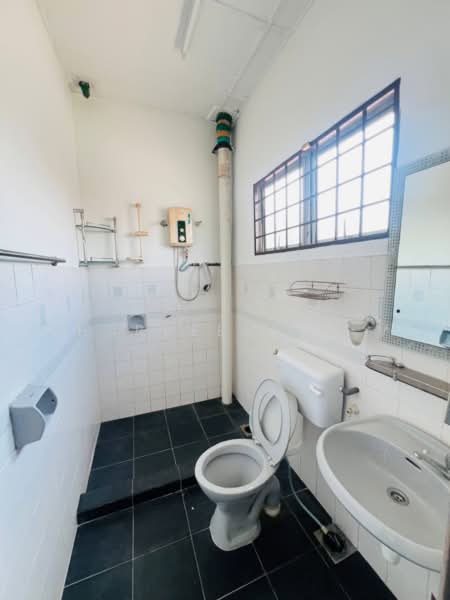 2-storey Terraced House for Sale in Rawang (Selangor) - Sharveenesh V - Bathroom - PropertyGuru.com.my
