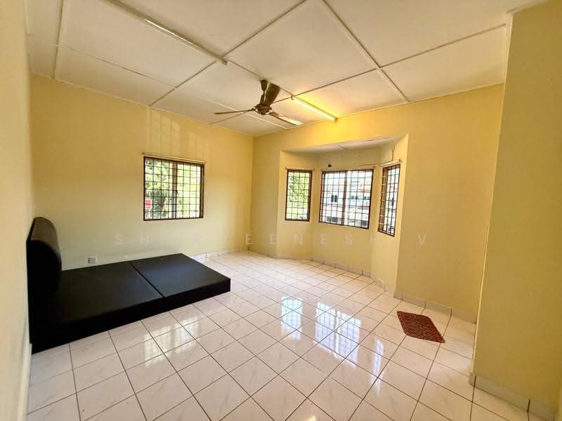 2-storey Terraced House for Sale in Rawang Perdana 1 (Rawang) - Sharveenesh V - Bedroom - PropertyGuru.com.my