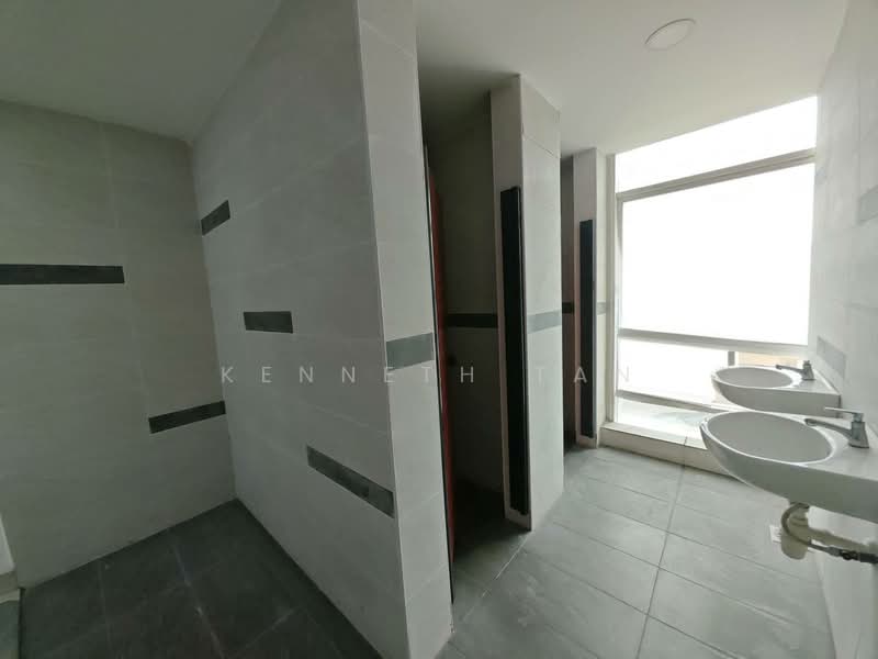Factory for Rent in Taman Desa Cemerlang (Ulu Tiram) - Kenneth Tan - Bathroom - PropertyGuru.com.my