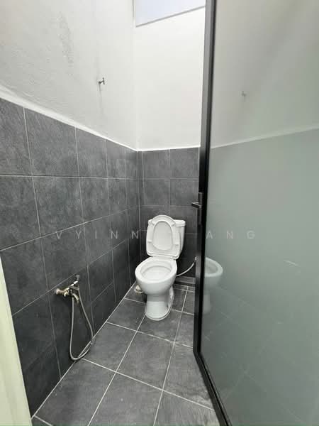 Factory for Rent in Batu Maung (Penang) - Vyinnes Ang - Bathroom - PropertyGuru.com.my