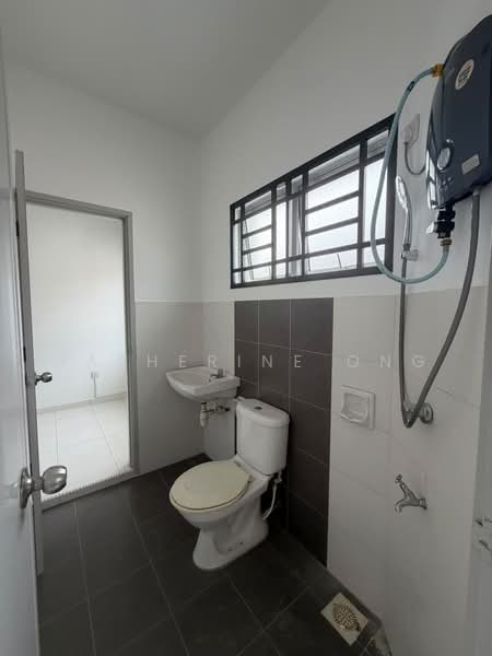 2-storey Terraced House for Rent in Taman Setia Indah (Tebrau) - Catherine Ong - Bathroom - PropertyGuru.com.my