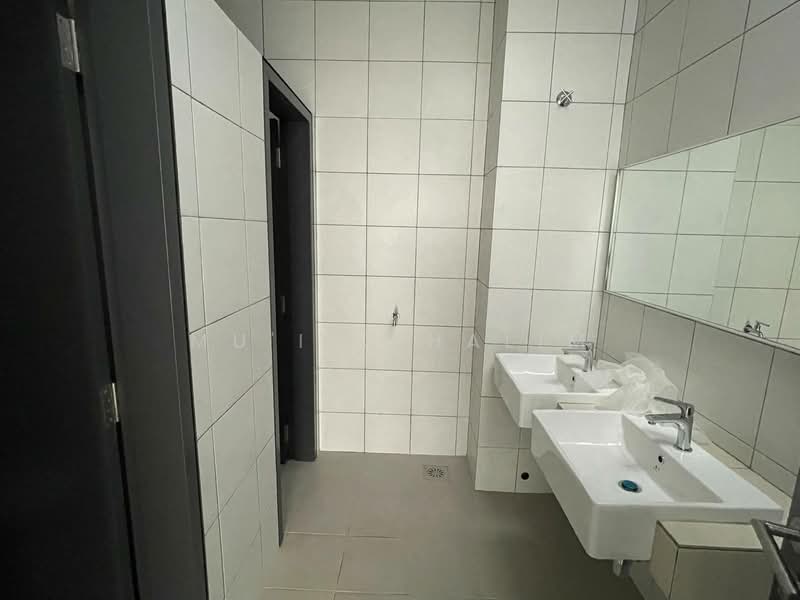 Kilang untuk Disewa di Bandar Bukit Raja (Klang) - Mu'izz Halim - Bathroom - PropertyGuru.com.my