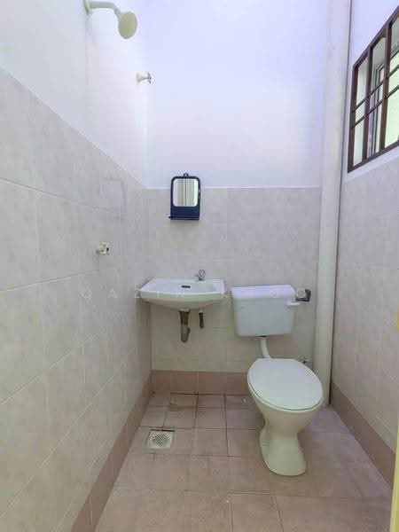 1-storey Terraced House for Sale in Metro Pengkalan (Batu Gajah) - Qazin Khoo - Bathroom - PropertyGuru.com.my