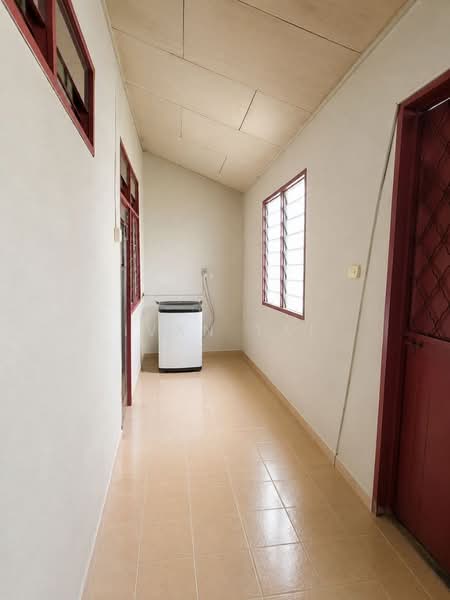 1-storey Terraced House for Sale in Taman Chandan Putri (Kuala Kangsar) - Ivan Tai - Corridor - PropertyGuru.com.my