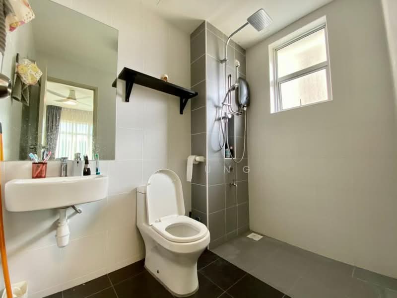 Pangsapuri untuk Dijual di Aliff Avenue (Dwi Alif) - YC Fung - Bathroom - PropertyGuru.com.my