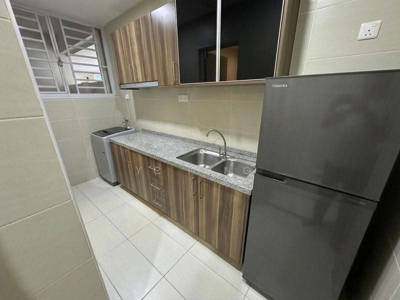 Kediaman Servis untuk Dijual di D'Secret Garden (Pangsapuri Kempas Indah) - YC Fung - Kitchen - PropertyGuru.com.my