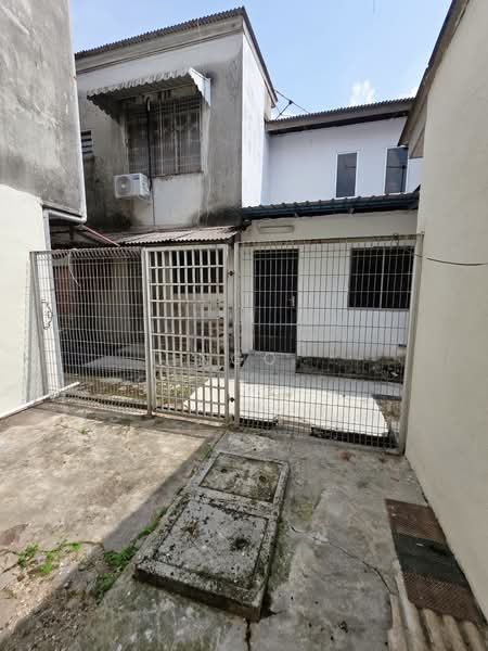 2-storey Terraced House for Sale in Batu Pahat (Johor) - NGO - Rear View - PropertyGuru.com.my