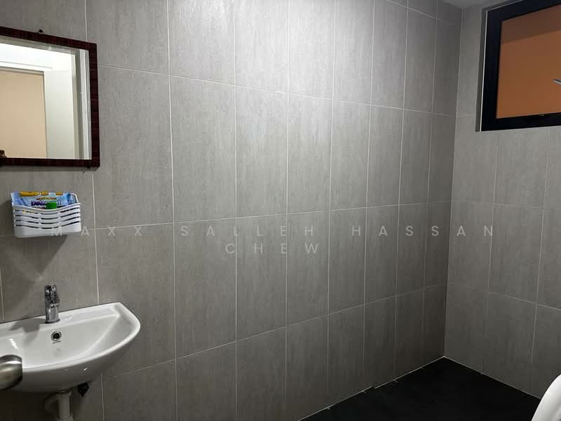Service Residence for Rent at MKH Boulevard II - Maxx Salleh Hassan Chew - Bathroom - PropertyGuru.com.my