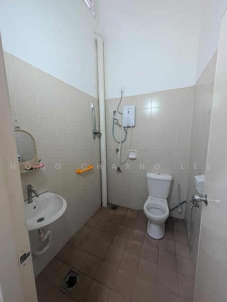1-storey Terraced House for Rent in Skudai (Johor) - Hong Charng Lee - Bathroom - PropertyGuru.com.my