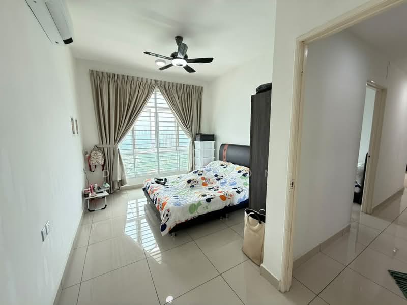 Kediaman Servis untuk Dijual di Twin Danga Residence - Daniel Yong - Bedroom - PropertyGuru.com.my