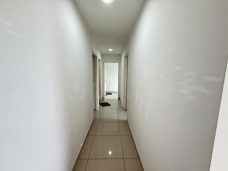 Kediaman Servis untuk Dijual di Twin Danga Residence - Daniel Yong - Corridor - PropertyGuru.com.my