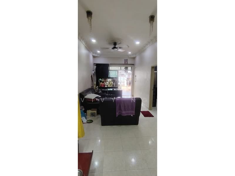 Rumah Teres 1-Tingkat untuk Dijual di Taman Pulai Flora (Skudai) - Vivy Ng - Living Room - PropertyGuru.com.my
