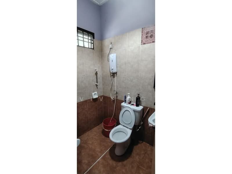 Rumah Teres 1-Tingkat untuk Dijual di Taman Pulai Flora (Skudai) - Vivy Ng - Bathroom - PropertyGuru.com.my