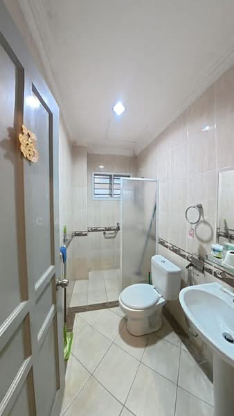Rumah Berkembar untuk Dijual di Green Heights (Kuching) - Calvin Tay - Bathroom - PropertyGuru.com.my