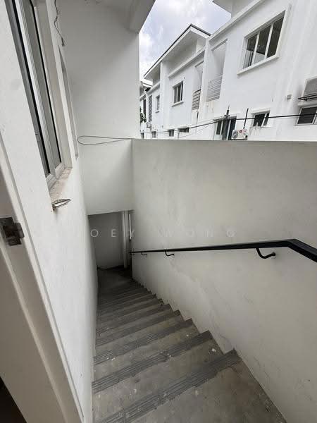Rumah Teres 3-Tingkat untuk Disewa di Seri Kembangan (Selangor) - Joey Wong - Exterior - PropertyGuru.com.my