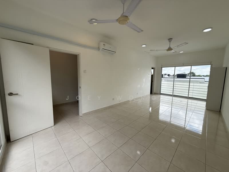 Rumah Teres 3-Tingkat untuk Disewa di Seri Kembangan (Selangor) - Joey Wong - Living Room - PropertyGuru.com.my