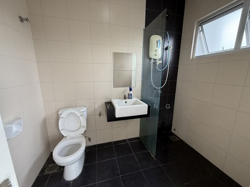 Rumah Teres 3-Tingkat untuk Disewa di Seri Kembangan (Selangor) - Joey Wong - Bathroom - PropertyGuru.com.my