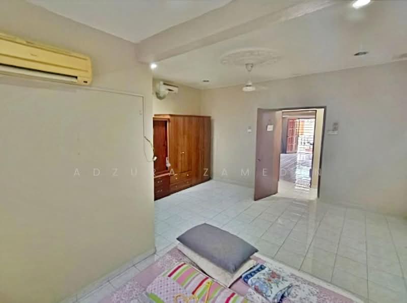 2-storey Terraced House for Sale in Batu Caves (Selangor) - Adzura Zamedin - Bedroom - PropertyGuru.com.my