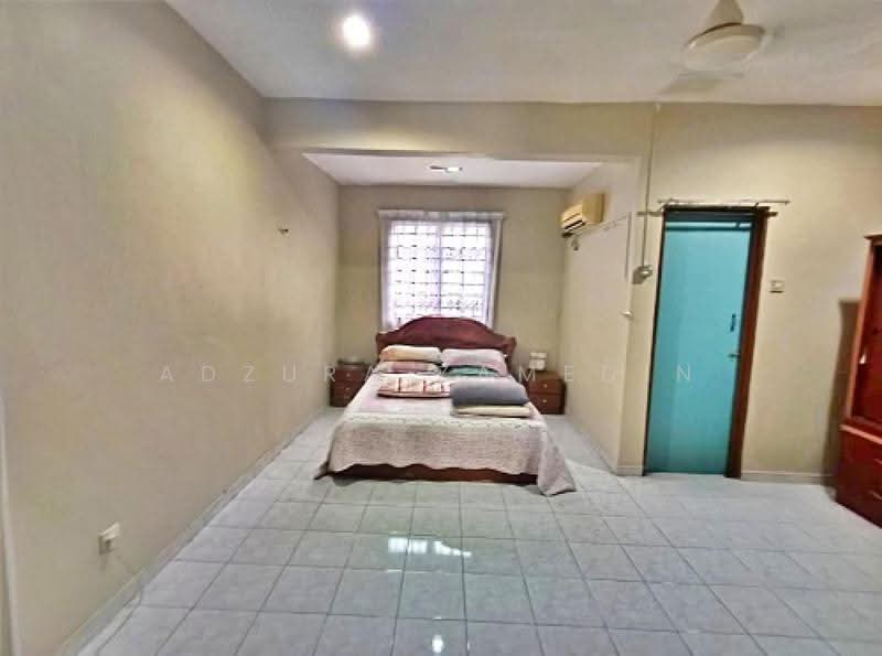 2-storey Terraced House for Sale in Batu Caves (Selangor) - Adzura Zamedin - Bedroom - PropertyGuru.com.my