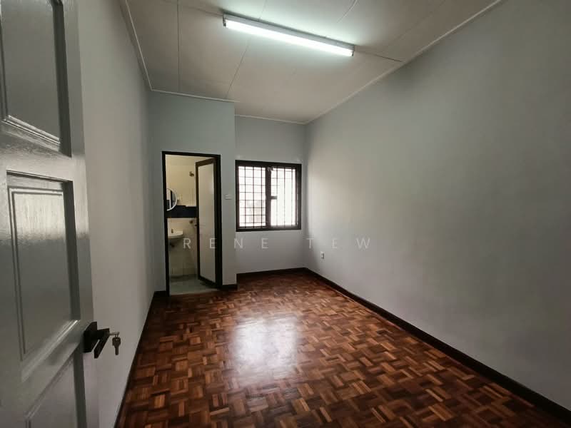 Rumah Teres 2-Tingkat untuk Dijual di Permas Jaya (Johor Bahru) - Rene Tew - PropertyGuru.com.my