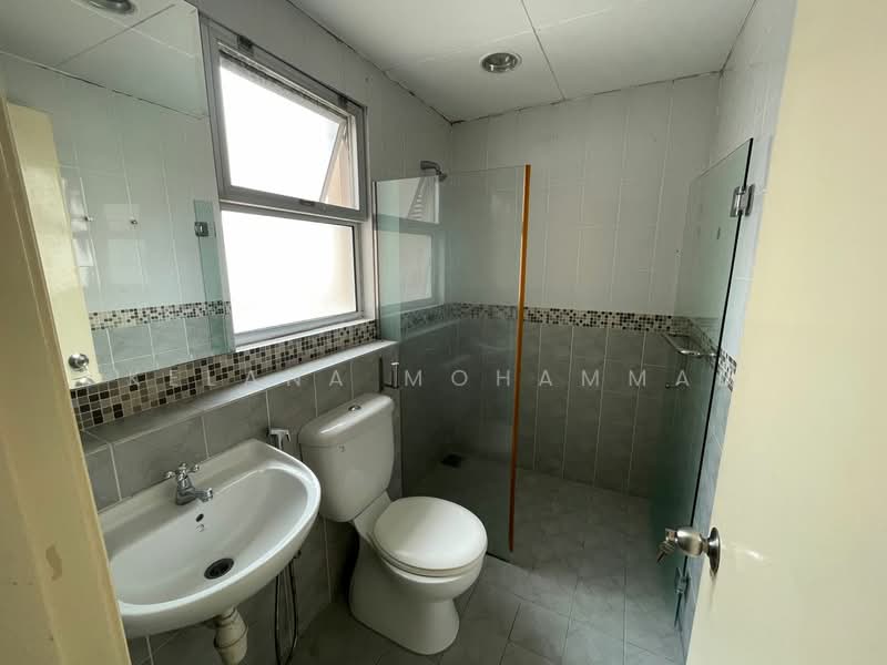 Condominium for Rent at Seri Maya Condominium - Kelana Mohammad - Master Bathroom - PropertyGuru.com.my