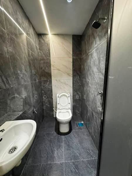 Rumah Teres 2-Tingkat untuk Dijual di Taman Pelangi (Johor Bahru) - Coco Lee - Bathroom - PropertyGuru.com.my