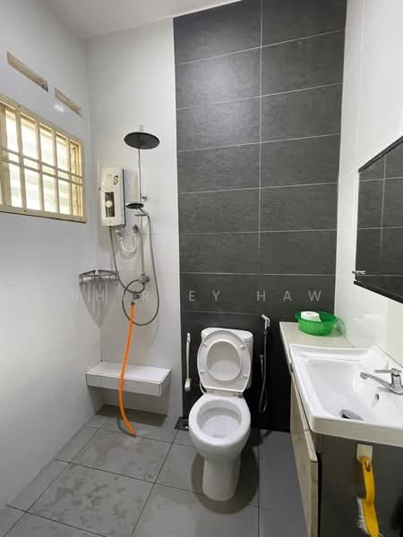 Rumah Teres 2-Tingkat untuk Disewa di Taman Sentosa (Johor Bahru) - Shirley Haw - Bathroom - PropertyGuru.com.my