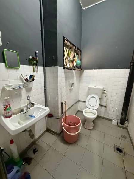 Rumah Teres 2-Tingkat untuk Dijual di Bandar Baru Permas Jaya (Permas Jaya) - Daniel Yong - Bathroom - PropertyGuru.com.my
