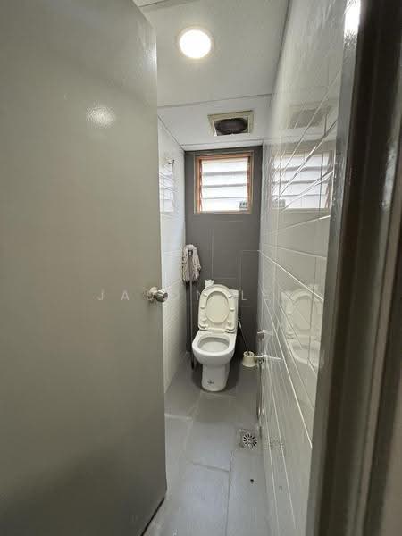 Shop / Office for Rent in Petaling Jaya (Selangor) - Jason Lee - Bathroom - PropertyGuru.com.my